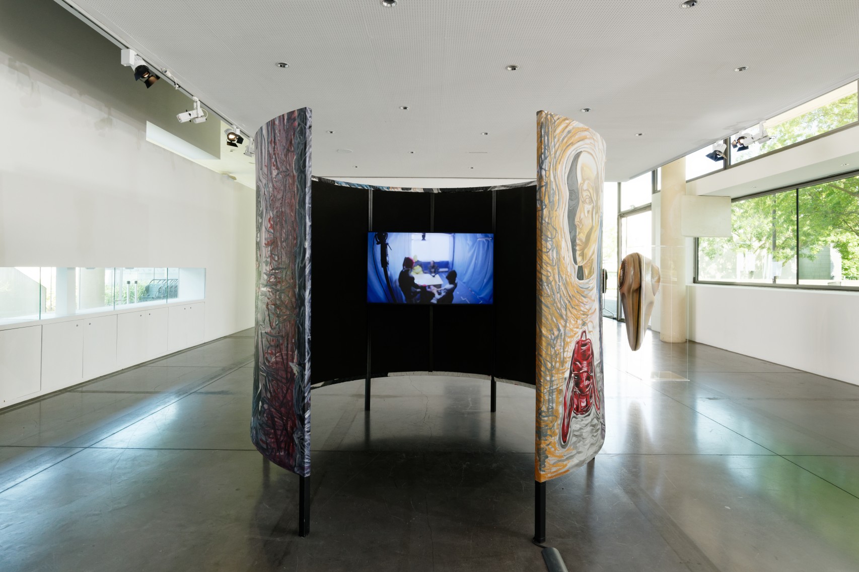 Exhibition view, « Kim Farkas - Gaby Sahhar The Kooples Art Prize », MAC VAL, Paris, 2023.  Courtesy the artist & The Kooples Art Prize. © Aurélien Mole