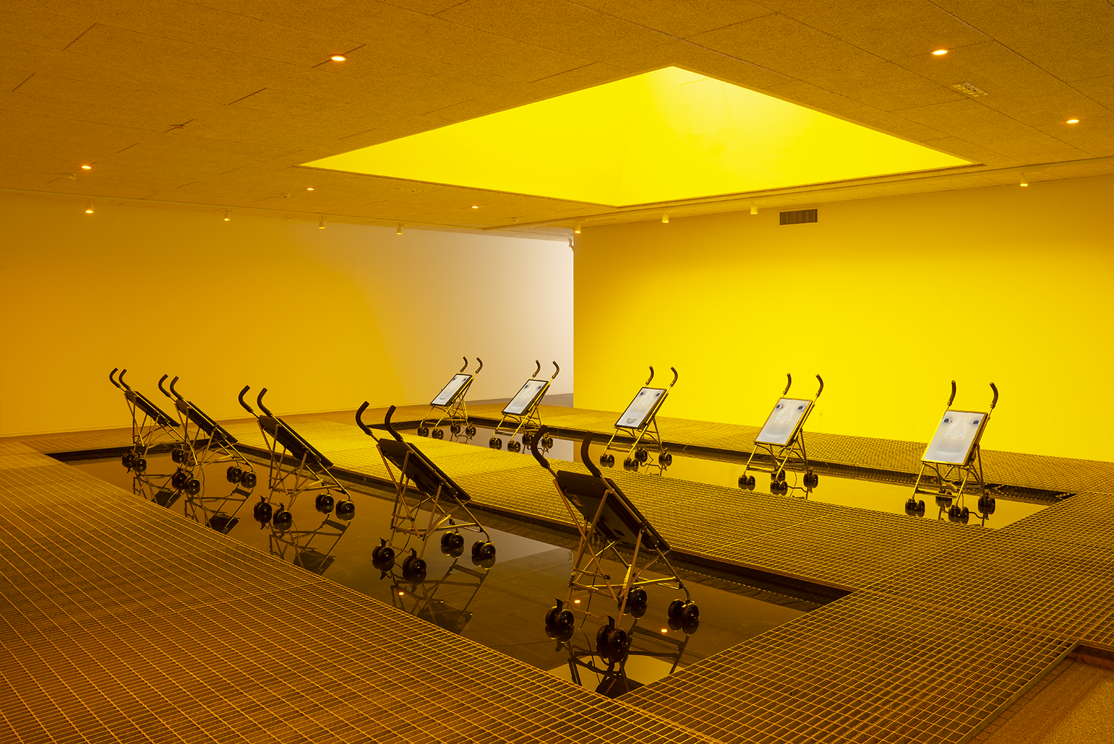 Exhibition view, « Dawn Chorus », Vestjyllands Kunstpavillon, Videbæk, Denmark, 2021.