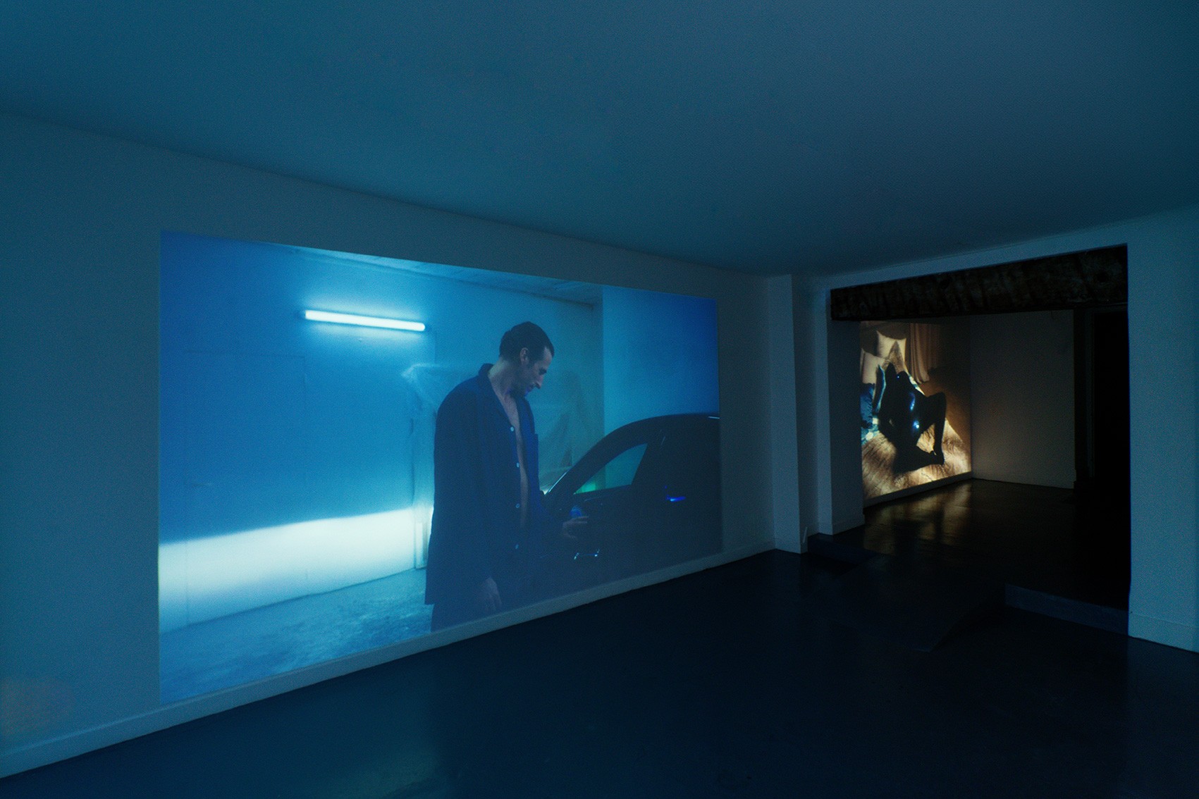 Vue d’exposition, solo show Marilou Poncin « Liquid Love is Full of Love », spiaggia libera, Paris, France, 2024. Photo © Pauline Assathiany