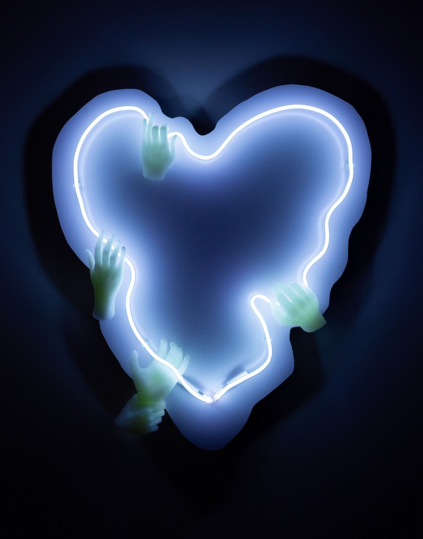 *Liquid love is full of ghosts*, 2024, light sculpture, neon, resin, 110x110 cm.
Courtesy the artist & spiaggia libera, Paris.