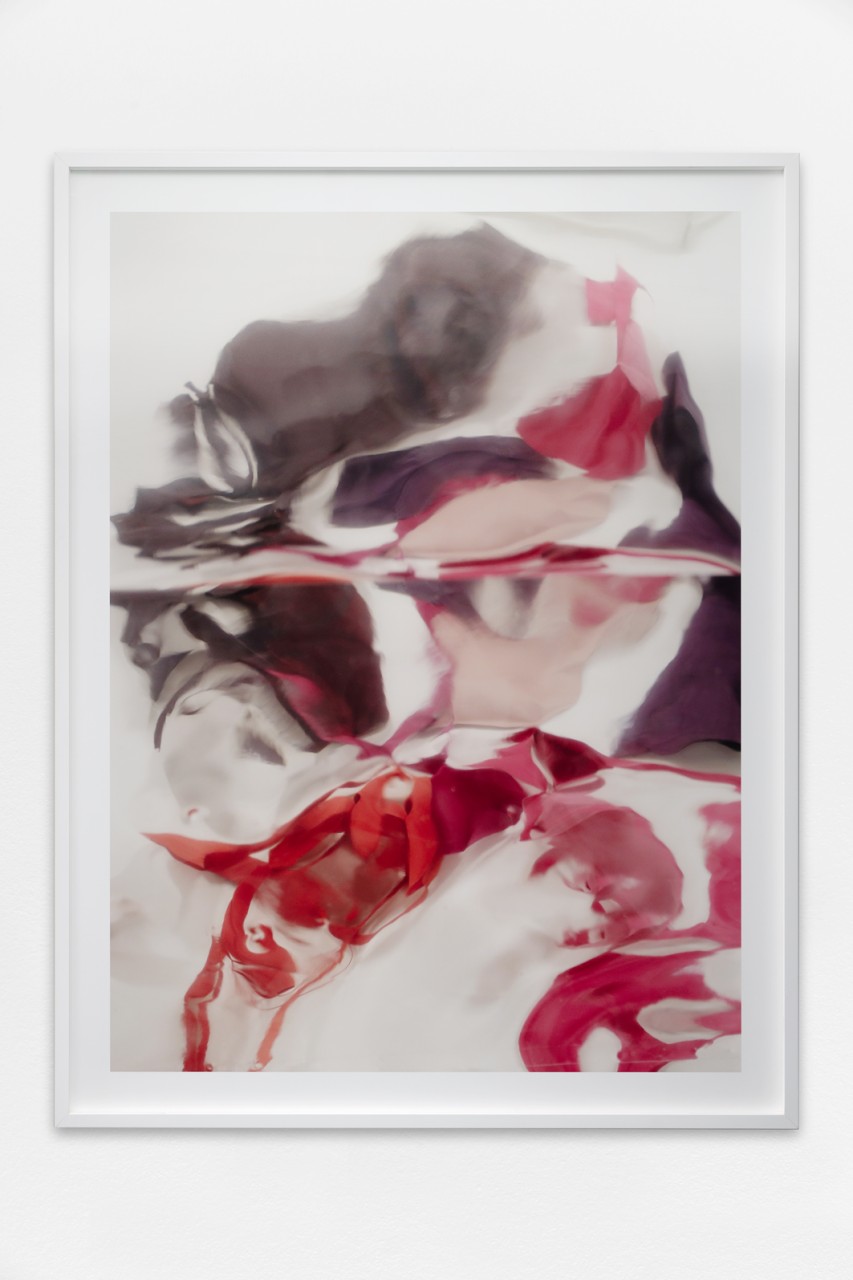 Chloé Royer, *Magma*, 2023, impression sur papier, 132 x 100 cm. Courtesy the artist & Spiaggia Libera, Paris. © Aurélien Mole
