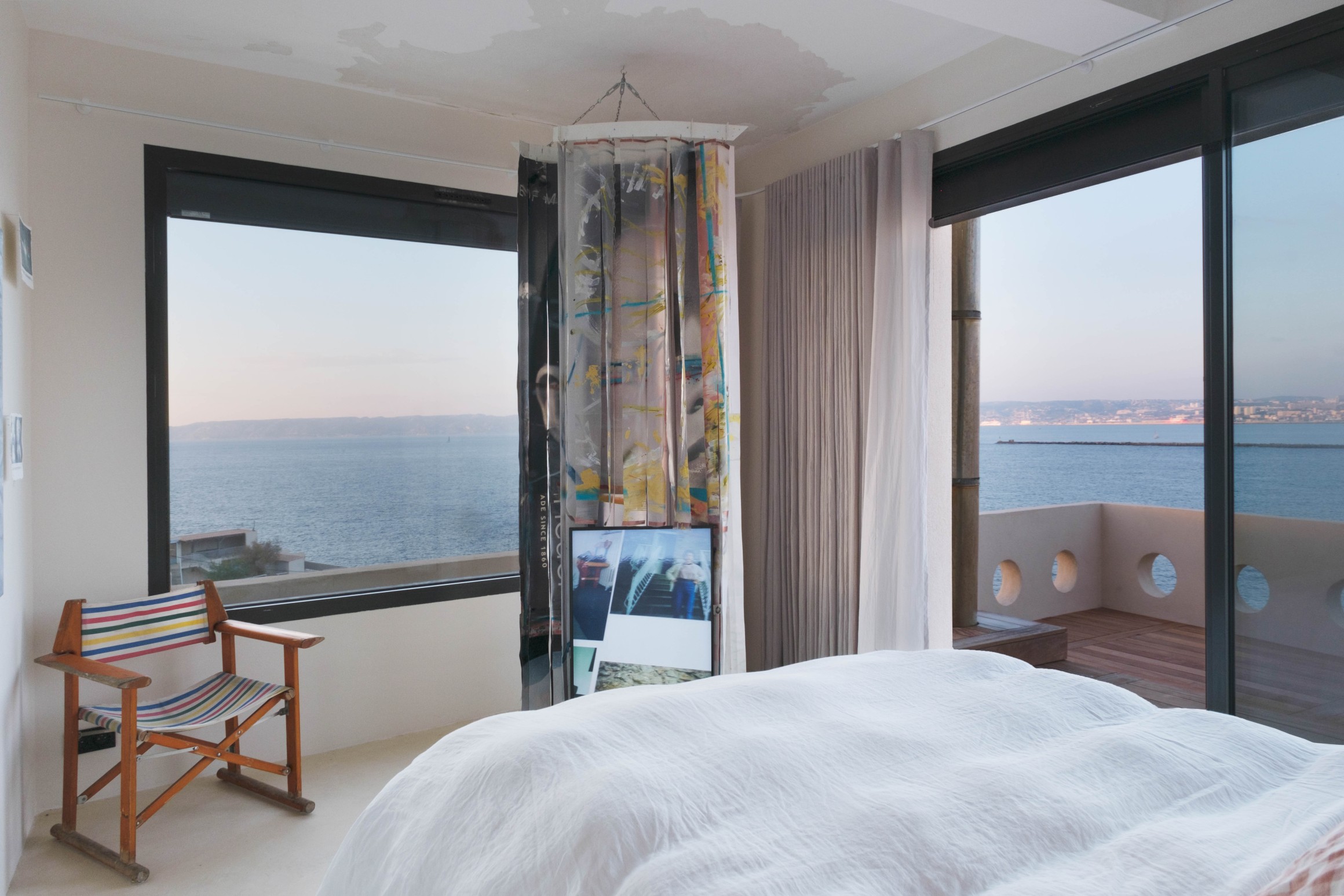 Vue d’exposition, Sentinelles, Marseille, 2024. Photo © Iris Millot